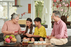 Gia đình, lì xì, chúc tết, ngày tết, không khí tết, Family, lucky money, congratulations, Tet holiday, Tet atmosphere - dragonimages 1