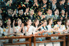 Tốt nghiệp, học sinh - Boser Đàm 1