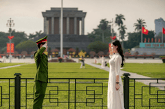 Cặp đôi, quân nhân, áo dài - Toàn Văn 17