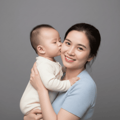 Mẹ và bé, gia đình