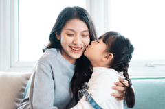 Mẹ và bé, vui vẻ 50