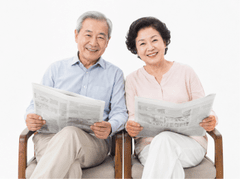 Ông cụ, bà cụ, đọc báo 18