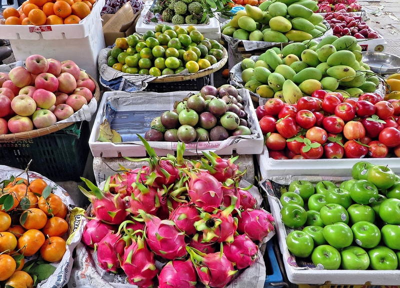 Chợ trái cây, trái cây, thanh long, táo, mận, Việt Nam - DEZALB