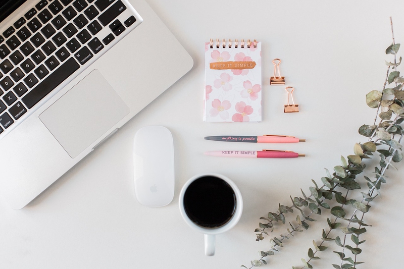 Bàn, bàn học, bàn làm việc, dụng cụ, máy tính, sách vở, laptop - annmariephotography