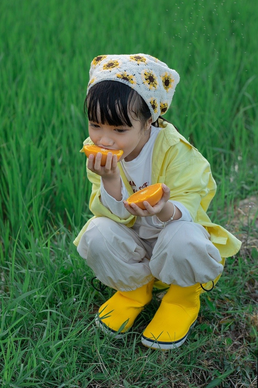 Em bé, trẻ em, con gái, girl, đồng ruộng, nông dân -  Jupilu