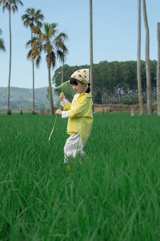 Em bé, trẻ em, con gái, girl, đồng ruộng, nông dân -  Jupilu 11