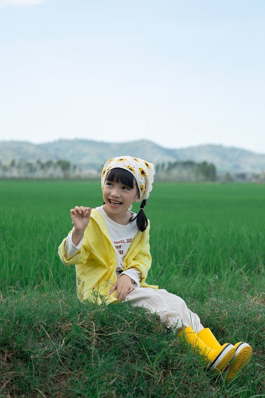 Em bé, trẻ em, con gái, girl, đồng ruộng, nông dân -  Jupilu 19