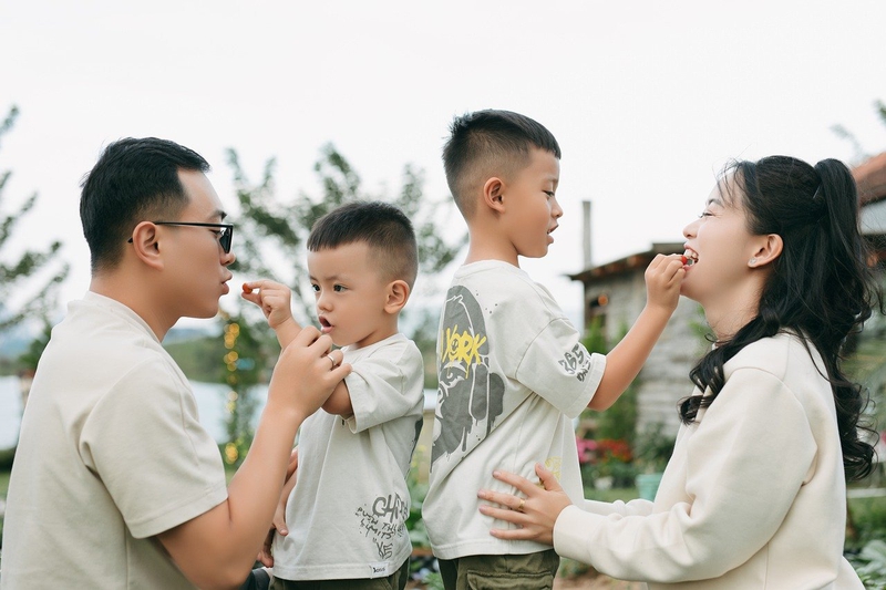 Em bé, trẻ em, con trai, nam, gia đình, family, vợ chồng-  Jupilu 3