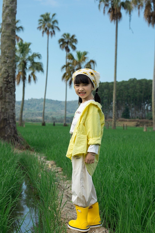 Em bé, trẻ em, con gái, girl, đồng ruộng, nông dân -  Jupilu 2
