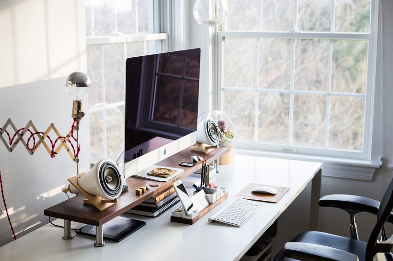 Bàn học, máy tính, bàn làm việc, desk, table, laptop - StockSnap 2