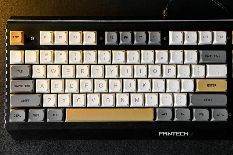 Bàn phím, keyboard, điện tử, công nghệ - Nguyễn Sơn Tùng