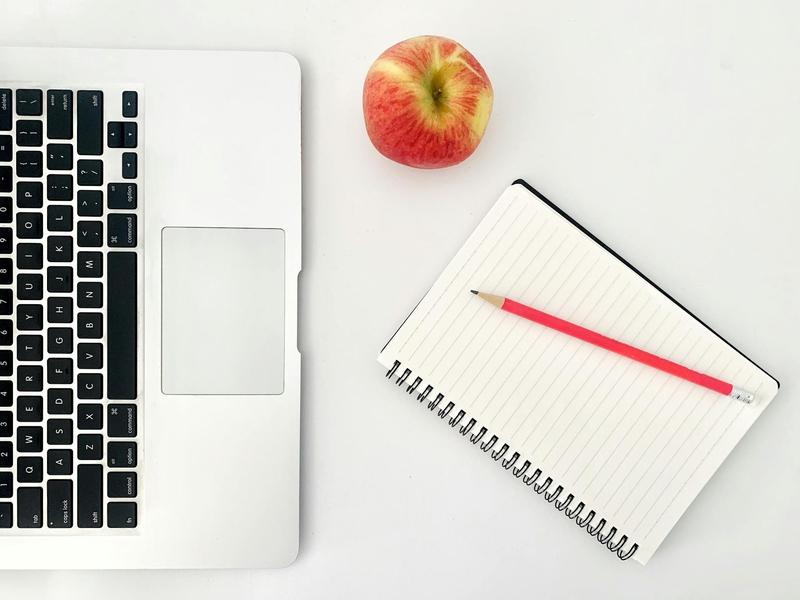 Văn phòng, office, bàn làm việc, bàn, desk, tài liệu, folder, laptop, máy tính - Abhilash Sahoo