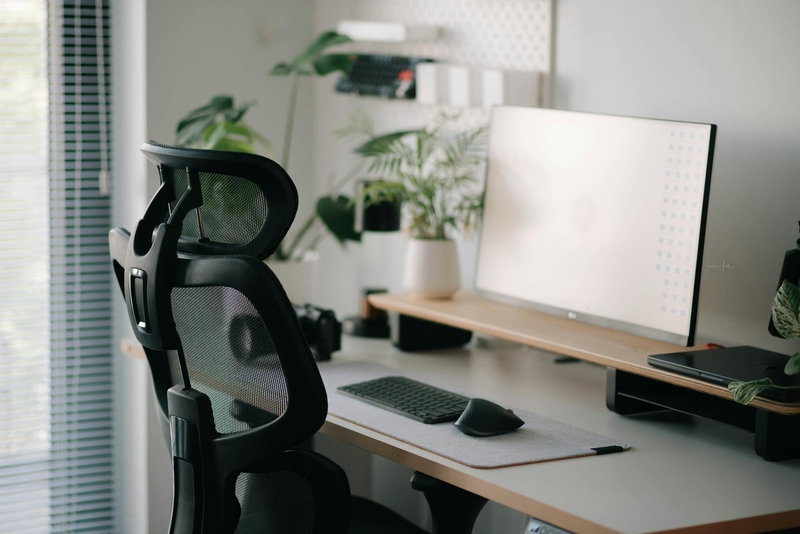 Văn phòng, office, bàn làm việc, bàn, desk, tài liệu, folder, laptop, máy tính - Alpha En