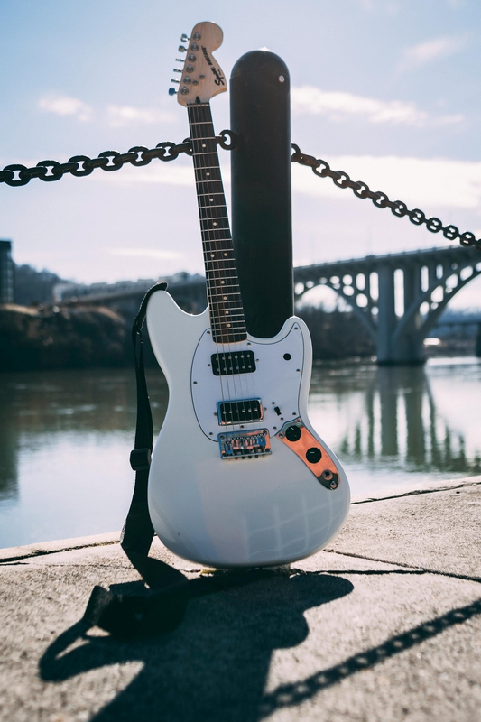 Guitar điện, guitar, đàn guitar, đàn ghi ta, nhạc cụ, instrument, âm nhạc, music, giải trí, entertainment - Isaac Weatherly