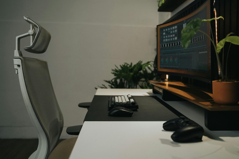 Văn phòng, office, bàn làm việc, bàn, desk, tài liệu, folder, laptop, máy tính - Minh Phuc