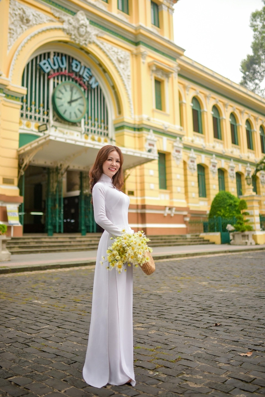Bưu điện trung tâm Sài Gòn, Saigon central post office, Hồ Chí Minh, Ho Chi Minh City, áo dài, hoa, flower,  background, wallpaper - Phát Trương