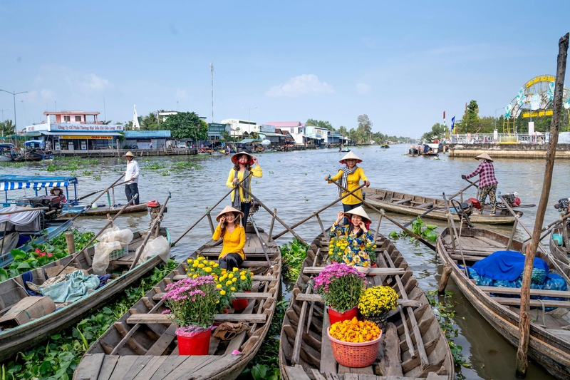 Thuyền hoa, flower boat, Việt Nam, Vietnam, nón lá, conical hat, chợ nổi, floating market, sông, river, người chèo thuyền, boatman - Quang Nguyen Vinh 1