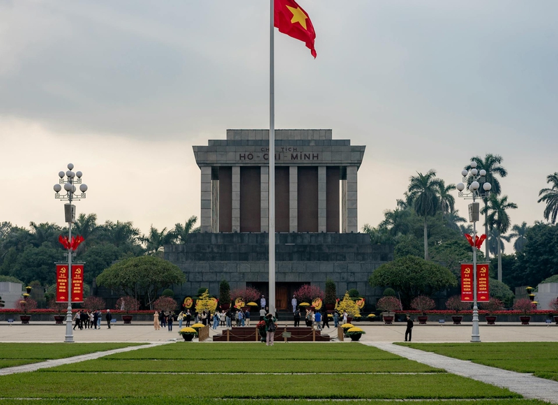 Lăng Chủ tịch Hồ Chí Minh, Hồ Chí Minh mausoleum, Quảng trường Ba Đình, Ba Dinh square, Hà Nội, Hanoi, cờ đỏ sao vàng, du lịch Việt Nam, Vietnam tourism - Toàn Văn