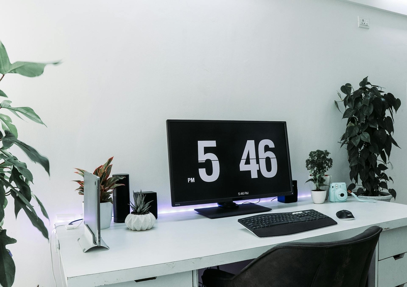 Văn phòng, office, bàn làm việc, bàn, desk, tài liệu, folder, laptop, máy tính - Sanni Sahil