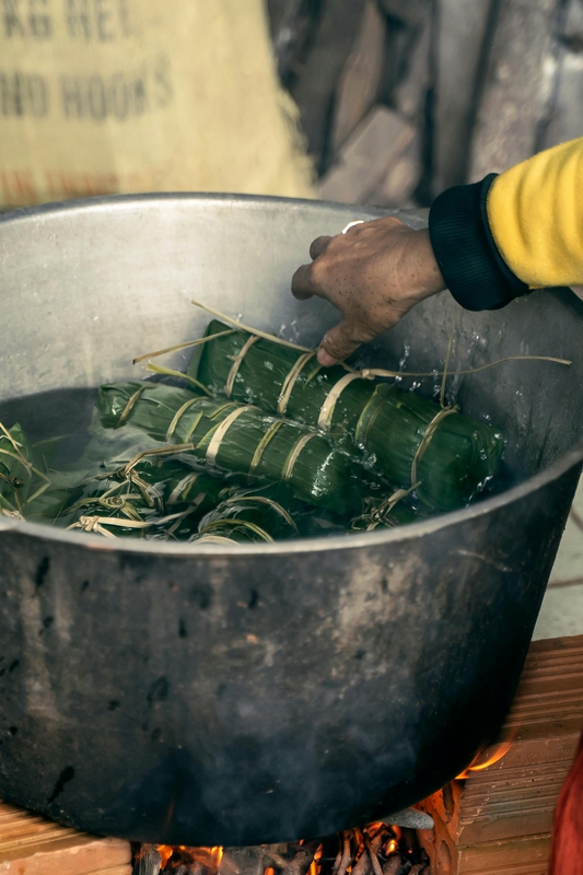 Bánh tét, gói bánh, món ăn Việt Nam, Việt Nam, ẩm thực, food - Vietnam Tri Duong 6