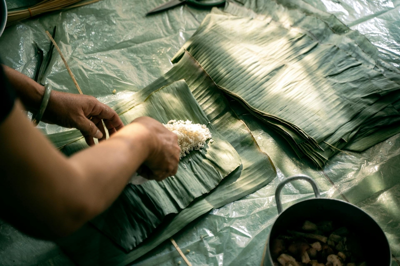 Bánh tét, gói bánh, món ăn Việt Nam, Việt Nam, ẩm thực, food - Vietnam Tri Duong 1