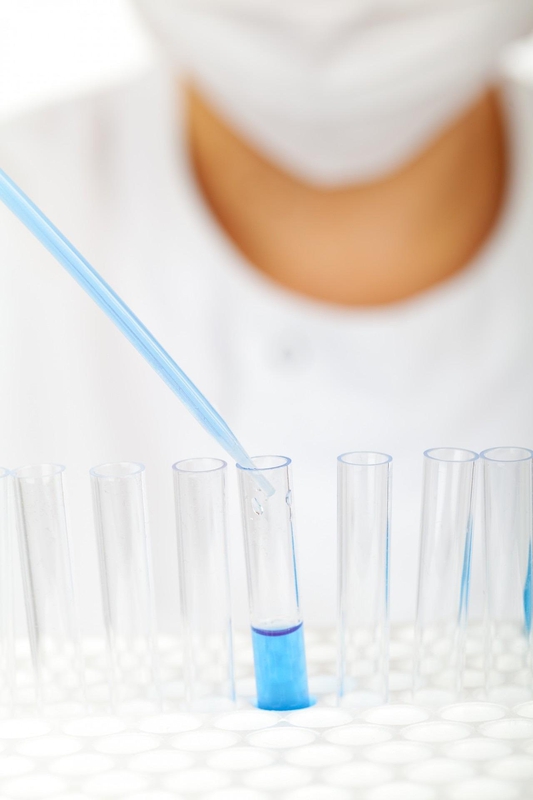 Cốc đong, ống nghiệm, test tube, hóa chất, chemicals, nghiên cứu, research- PublicDomainPictures