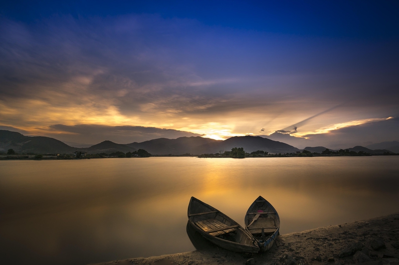 Thuyền gỗ, wooden boat, bình minh, sunrise, mặt nước, water surface, phong cảnh, landscape- Quangpraha 4