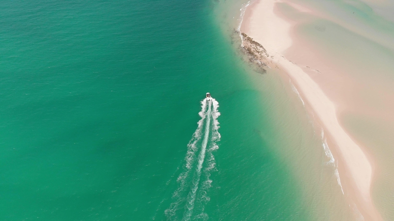 Bãi cát, sandbank, biển xanh, turquoise sea, ca nô, speedboat - ambam_gorilla