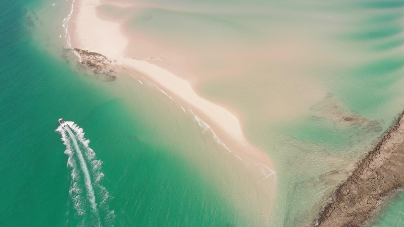 Bãi cát, sandbank, biển xanh, turquoise sea, ca nô, speedboat - ambam_gorilla 1