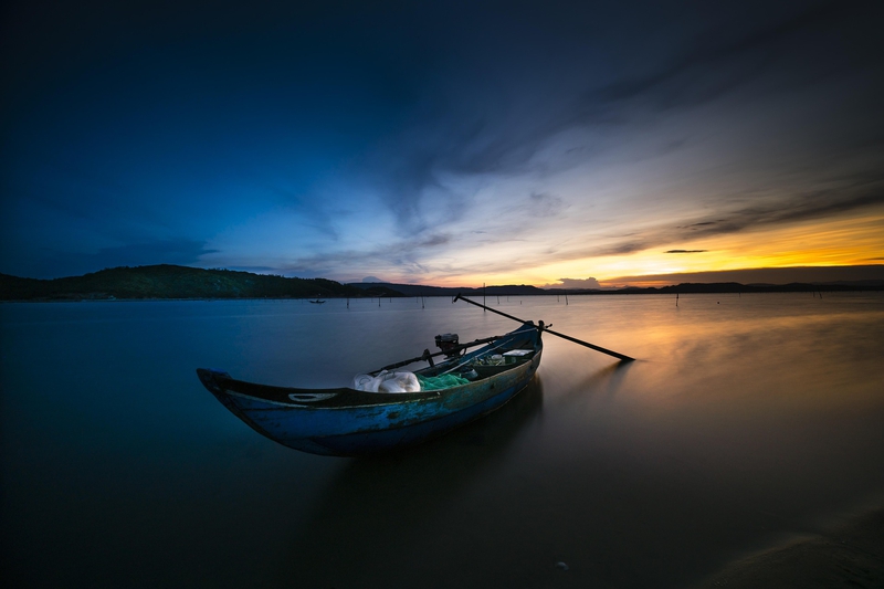 Thuyền gỗ, wooden boat, bình minh, sunrise, mặt nước, water surface, phong cảnh, landscape- Quangpraha 6