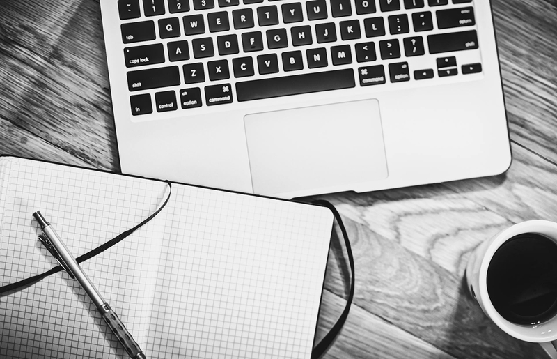 Văn phòng, office, bàn làm việc, phòng làm việc, bàn, desk, tài liệu, folder, laptop, máy tính 4