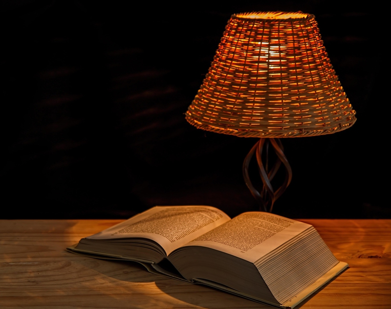 sách, book, trang giấy, paper pages, đèn, lamp -stevepb