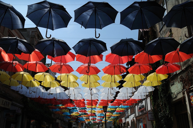 Ô bay, flying umbrellas, đầy màu sắc, colorful, trang trí, decoration, nghệ thuật, art, hình nền, background - Pexels 2