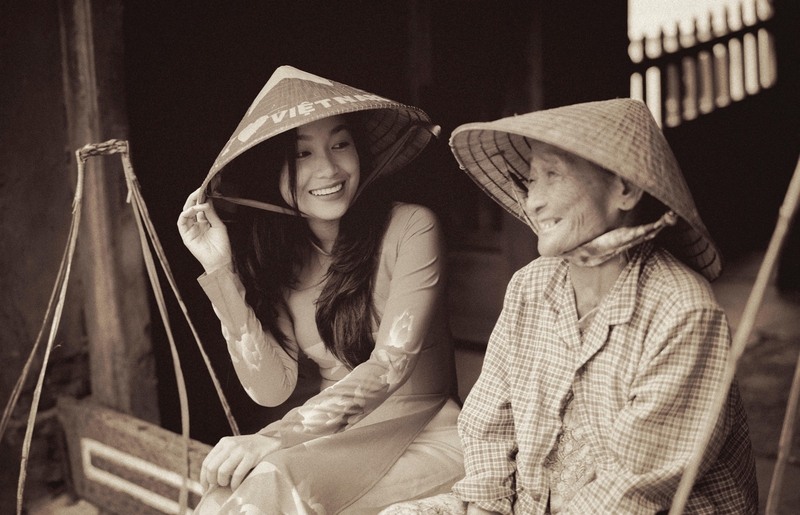 Cô gái, áo dài,Old woman, Bà già, Girl, Ao Dai, hình nền, nền, background -trilemedia 1