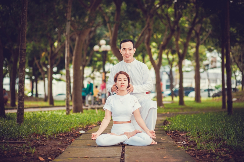 Meditation, thiền, healing, trị liệu, outdoor, ngoài trời, nature, thiên nhiên, peac,e bình an, breathing, hít thở, - YogiVinh