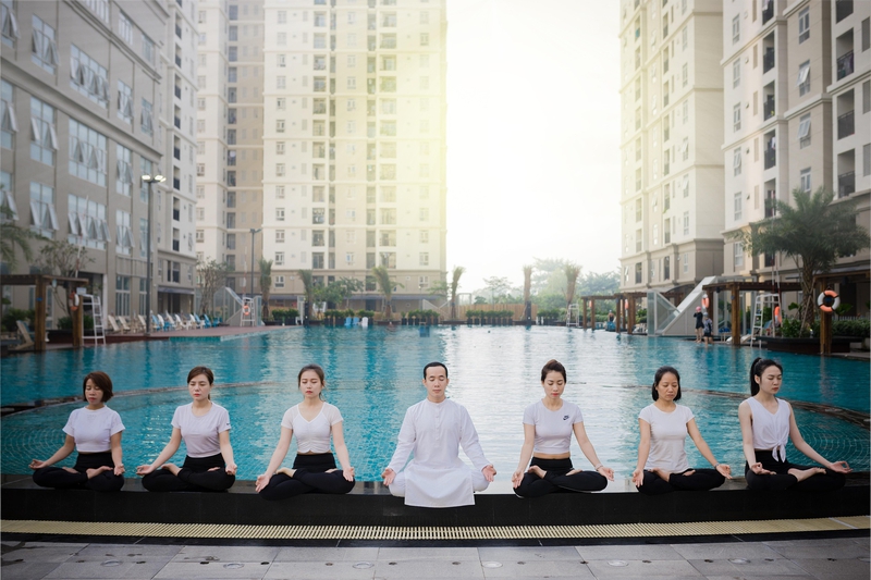 Yoga, thiền, lake, hồ bơi, group nhóm, fitness, thể hình, outdoor,ngoài trời - YogiVinh 1