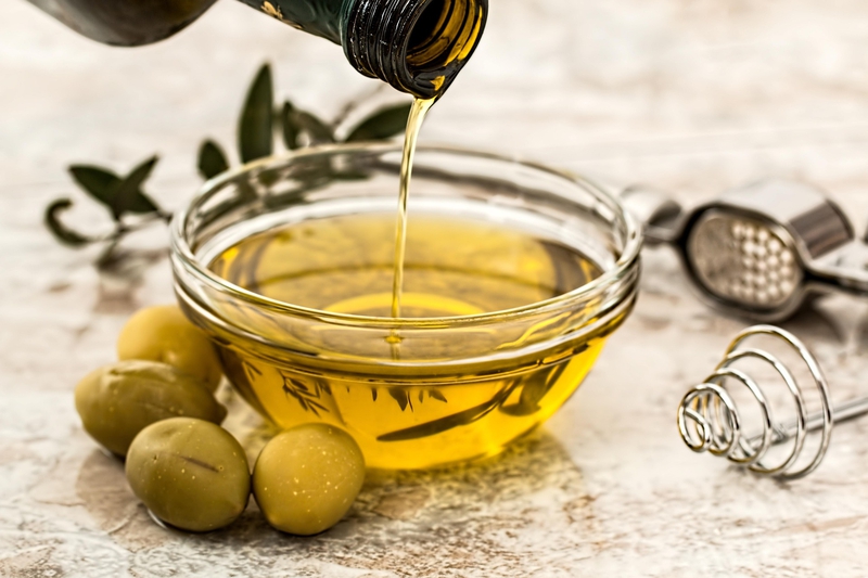 Dầu massage, massage oil, olive, thư giãn, relaxation -  stevepb