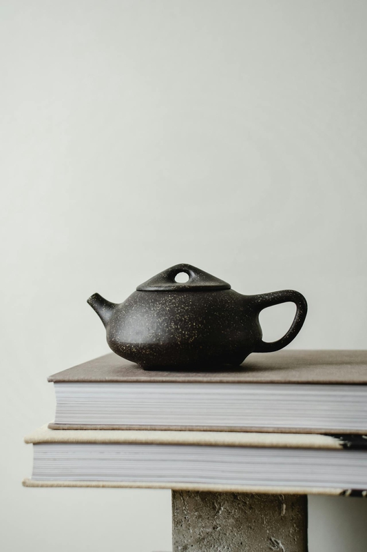 Ấm trà, teapot, ceramic, gốm sứ, black, đen, tea culture ,văn hóa, trà, kitchen, bếp - Eva Bronzini 3