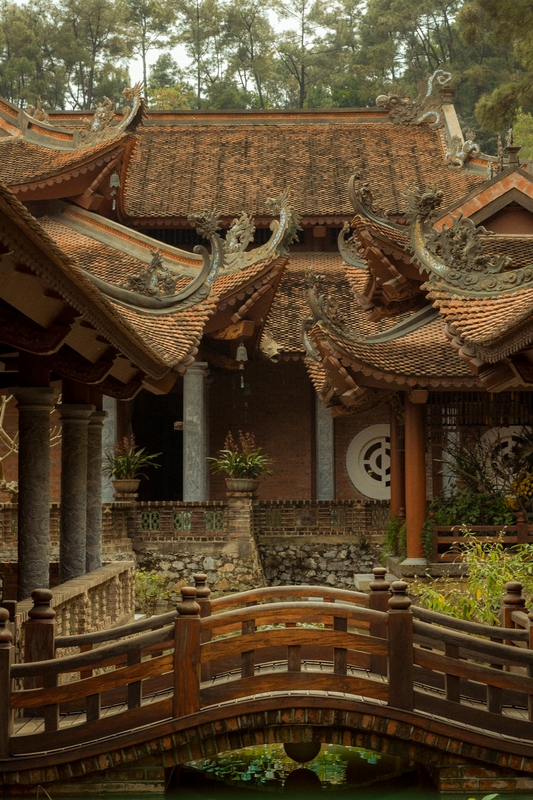 Địa Tạng Phi Lai Tự, chùa, pagoda, mái ngói, tiled roof, rồng, dragon,truyền thống, traditional, Việt Nam, Vietnam, điêu khắc, sculpture, cổ kính, ancient ,cầu, bridge, ao, pond - HONG SON 1