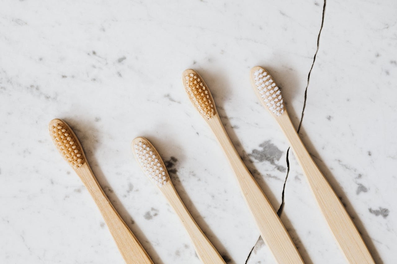 Bàn chải tre, bamboo toothbrush, eco friendly, thân thiện môi trường, gỗ, wooden - Kaboompics.com 1