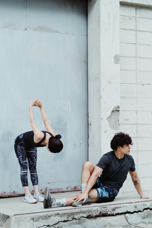 Thể dục, giãn cơ, stretching, gworkout, tập luyện, warmup, khởi động, exercise, bài tập, couple, cặp đôi, fitness, sức khỏe -  Ketut Subiyanto 15