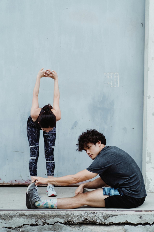 Thể dục, giãn cơ, stretching, gworkout, tập luyện, warmup, khởi động, exercise, bài tập, couple, cặp đôi, fitness, sức khỏe -  Ketut Subiyanto 14