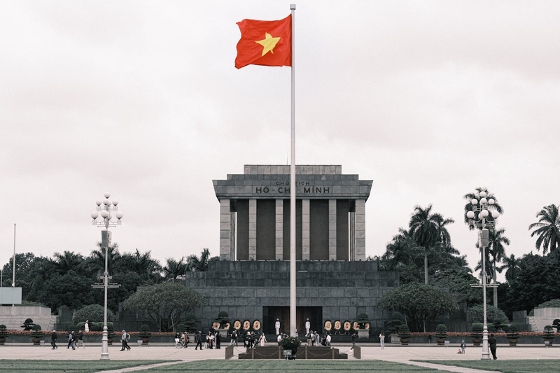Lăng bác, mausoleum, quốc kỳ, vietnam, flag, hà nội, hanoi, quảng trường, square, di tích, heritage- Nguyễn Minh Thắng