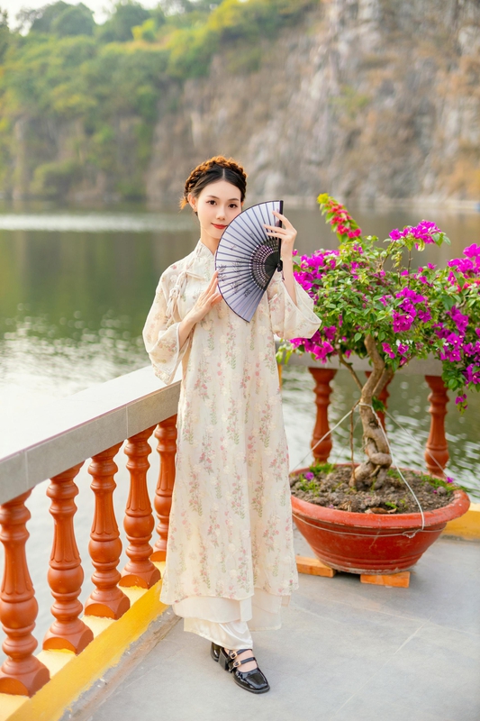 Áo dài, con gái, sinh viên, student, truyền thống, Việt Nam, cô gái, girl - Sơn Ngọc 19
