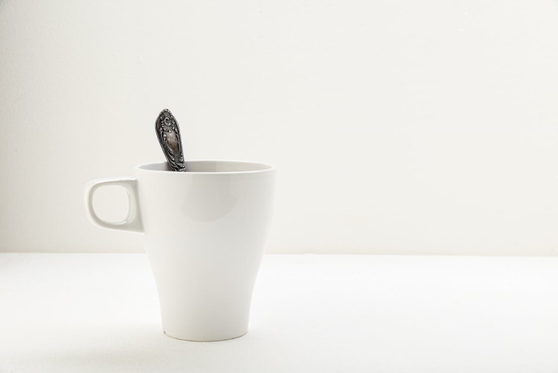 Cốc sứ, ceramic mug, white, trắng, minimalism, tối giản -  Evgeniy Alekseyev