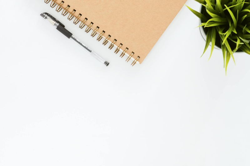 Văn phòng, office, bàn làm việc, phòng làm việc, bàn, desk, tài liệu, folder, laptop, máy tính - Tirachard Kumtanom