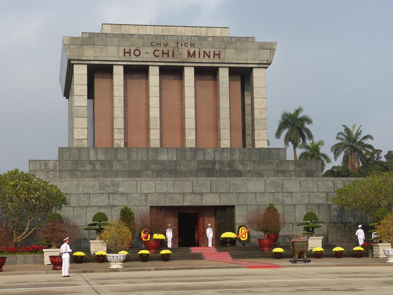 Lăng bác, mausoleum, quốc kỳ, vietnam, flag, hà nội, hanoi, quảng trường, square, di tích, heritage- falco