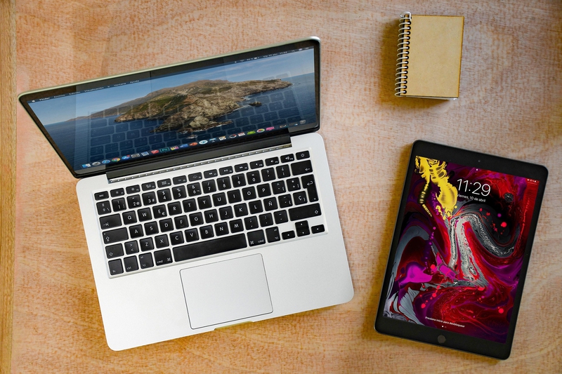 Máy tính, laptop, ipad, điện tử, cộng nghệ, technology - JuanMarcelFrancia