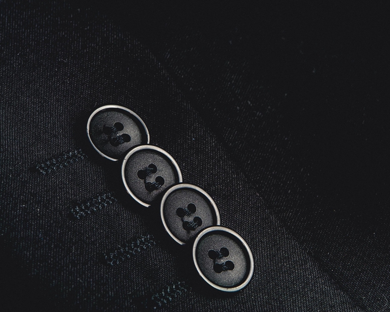 Button, nút áo, đen  black, suit, lịch lãm, sang trọng, menswear - StockSnap