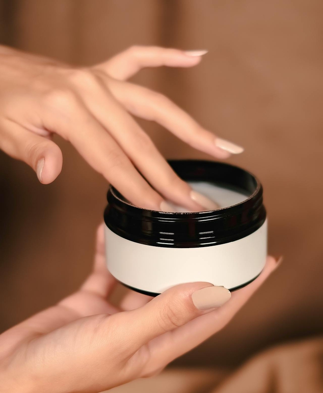 Chăm sóc da, skincare, beauty, cream, kem, phấn, hand, tay người, mỹ phẩm, cosmetic - Ayşegül Delice